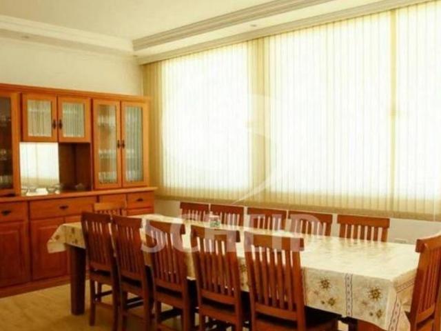 CASA TÉRREA A VENDA 4 QUARTOS 7 WC 10 VAGAS 674M² ÁREA ÚTIL 705M² ÁREA TOTAL REG