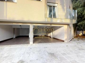 Casa térrea, alto padrão no Jardim Guedala com jardim