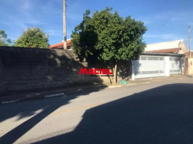 CASA TÉRREA AMPLA COM 141M² NUM TERRENO DE 690,50M² 4 DORMITÓRIOS SENDO 1 SUITE SANTANA