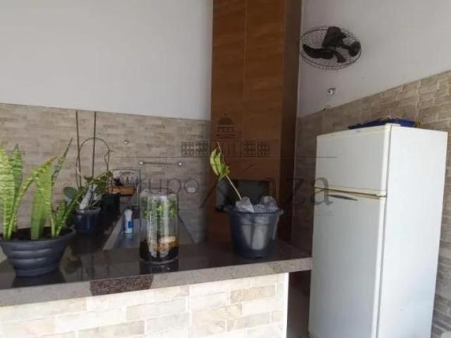 Casa Térrea Bosque dos Eucaliptos 3 Dormitórios 300m² Edícula