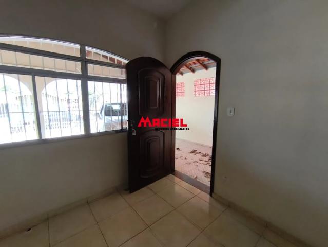CASA TERREA C/ EDICULA LOTE INTEIRO JD SATELITE R$ 800.000