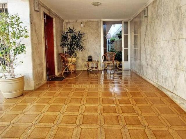 Casa térrea, com 3 dormitórios, 1 suíte e 3 vagas