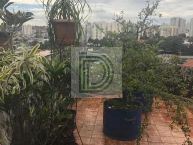 Casa térrea com 3 dormitórios. Vale a pena conhecer