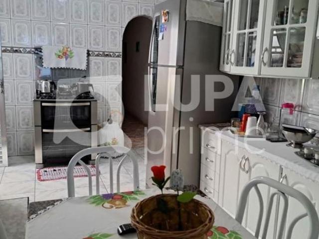 Casa Térrea com 3 dormitórios á venda na Vila Dionisia