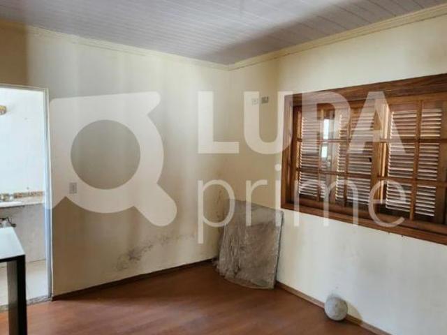 Casa térrea com 3 dormitórios à venda no Horto Florestal!