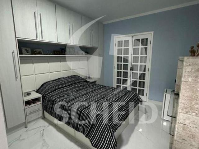 Casa térrea com 3 Dormitórios com 01 suite à venda, 140m² de terreno Jardim Sabará