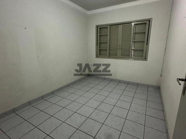 Casa Térrea com 3 Dormitórios e Edícula em Jacareí