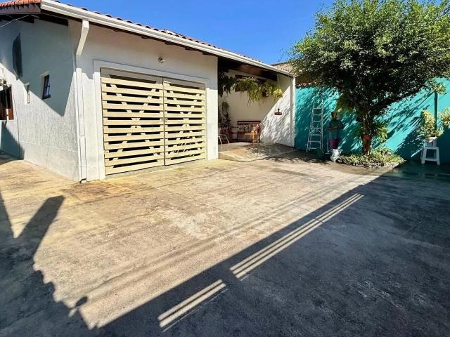 Casa Térrea Com 3 Dormitórios No Porto Grande