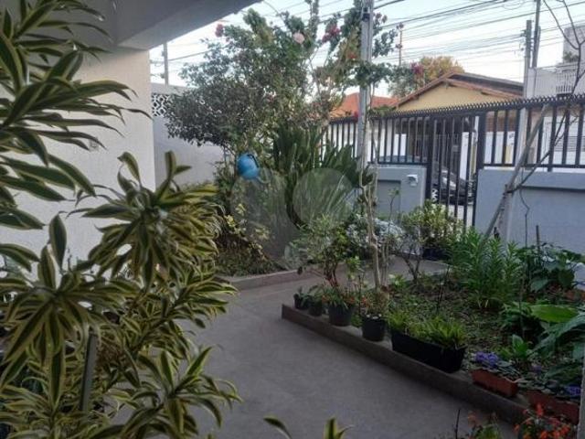 Casa térrea com 3 quartos à venda em Interlagos SP