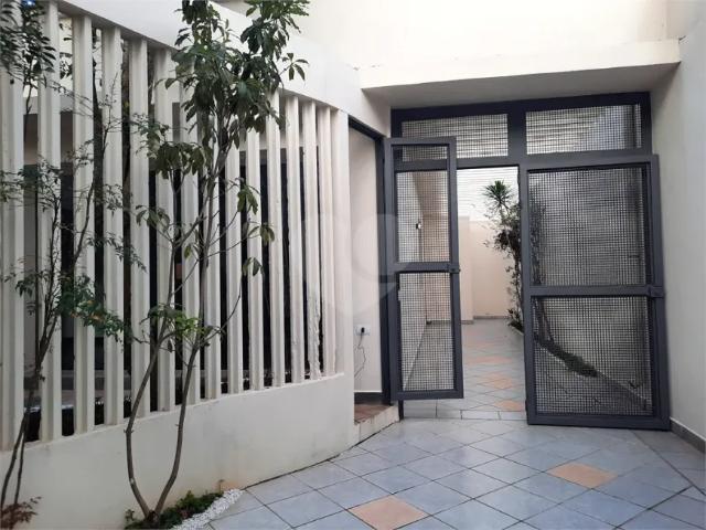 Casa com 3 quartos, térrea e reformada no Jardim Marajoara. Excelente localização