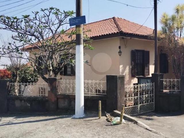 CASA À VENDA NA PENHA – USO RESIDENCIAL OU COMERCIAL | TERRENO AMPLO | 5 VAGAS