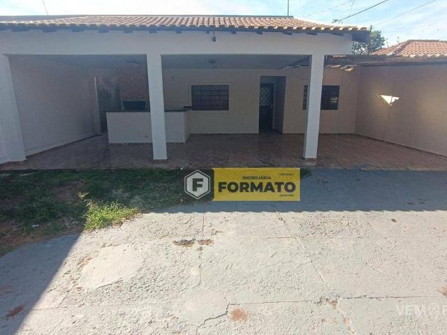 Casa Térrea com 3 Quartos para Alugar por R$ 1.500/mês