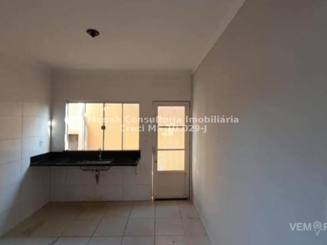 Casa Térrea com 3 Quartos para Alugar por R$ 1.600/mês