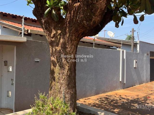 Casa Térrea com 3 Quartos para Alugar por R$ 1.600/mês