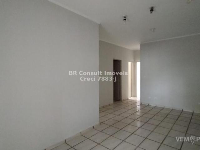 Casa Térrea com 3 Quartos para Alugar por R$ 2.500/mês