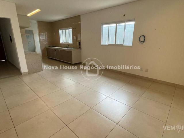 Casa Térrea com 3 Quartos para Alugar por R$ 4.500/mês