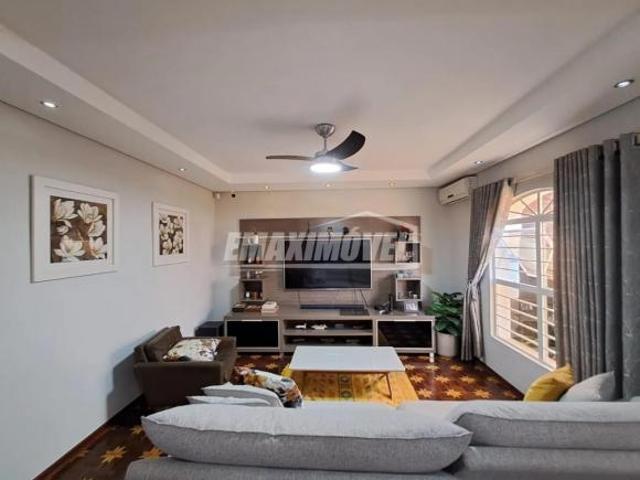 Casa térrea com 3 quartos sendo 1 suíte no bairro Trujilo