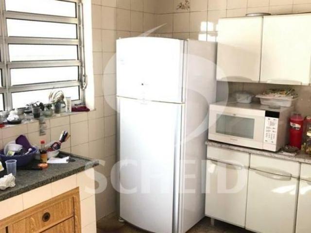 Casa terrea com 3 quartos, sendo 1 suíte + sobrado com construção de 233m² e 744m² de terreno