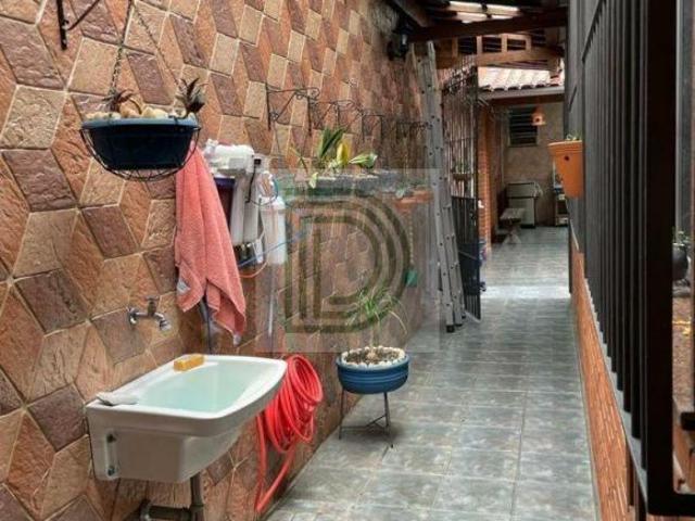 Casa térrea com 3 suítes e 2 vagas Próxima à USP | 140 m² Conj. Residencial Butantã