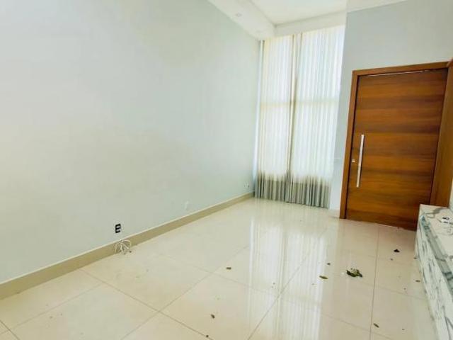 Casa térrea com 3 suítes e hidromassagem no Jardim Esmeralda em Marília