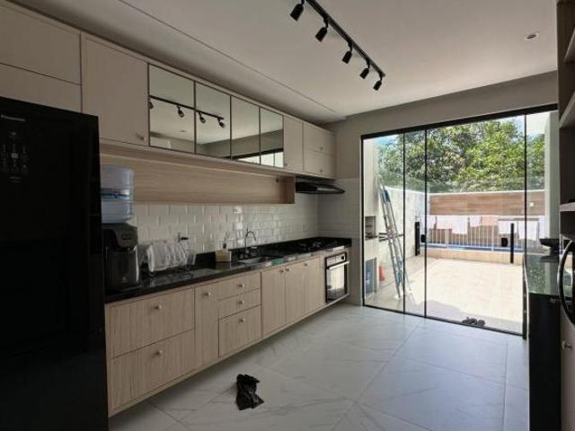 Casa Térrea com 3 Suítes no Condomínio Aruã