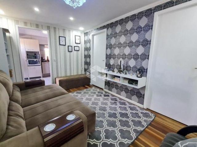 Casa térrea com 02 dormitórios, terreno com 242m² Bairro Niterói