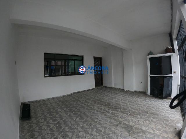 Casa Térrea Com 100M² 03 Dormitórios/ Centro