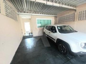 Casa térrea com 189m2, 3 dormitórios, 1 suíte, quintal, churrasqueira, 2 vagas, 3 wc, no Horto