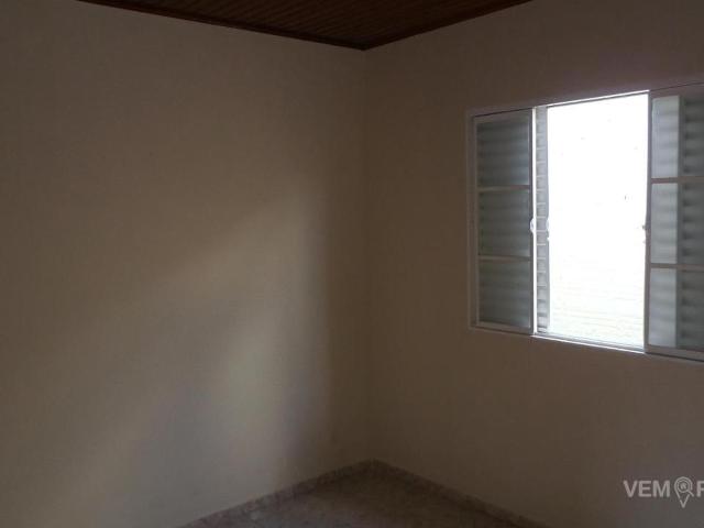 Casa Térrea com 1 Quarto para Alugar por R$ 750/mês
