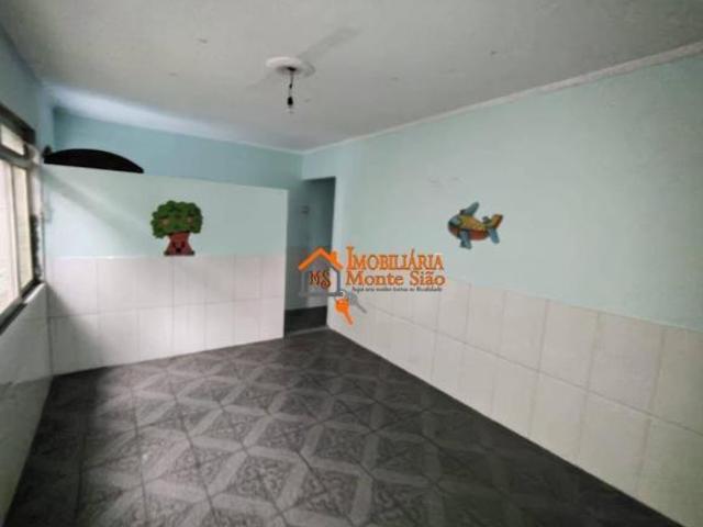 Casa térrea com 245m² de terreno, com 6 salas, oportunidade para investidor no J