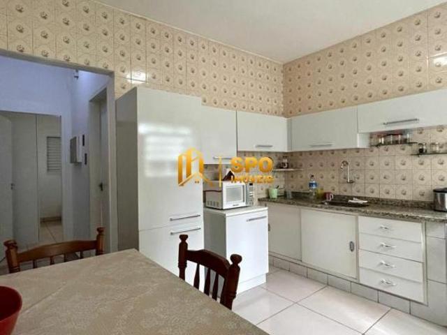 Casa Térrea com 270 m² de Terreno, 2 Dormitórios, Quintal Amplo e 6 Vagas ? Jardim Lallo | Região de