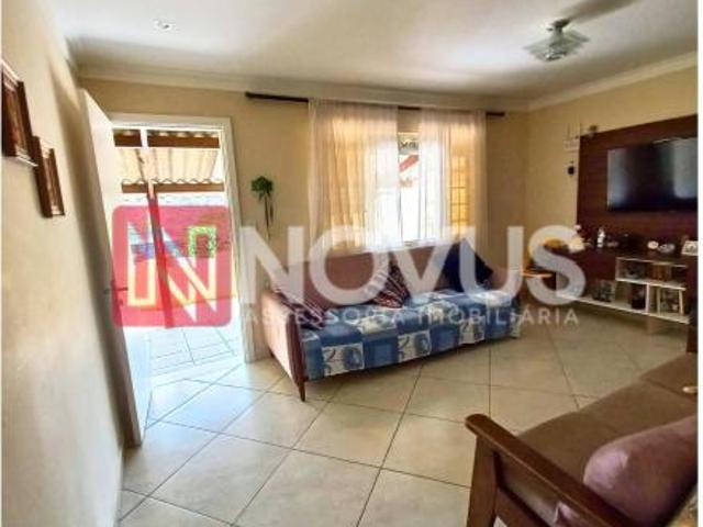 Casa Térrea com 2 Dormitórios garagem para 4 automóveis Alto do Riviera