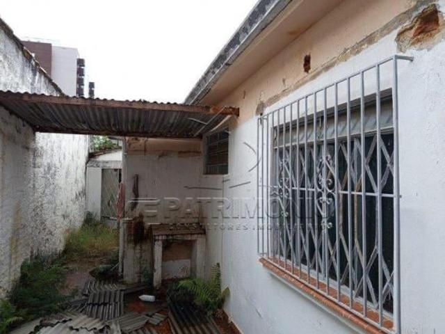CASA TERREA COM 2 QUARTOS CENTRO