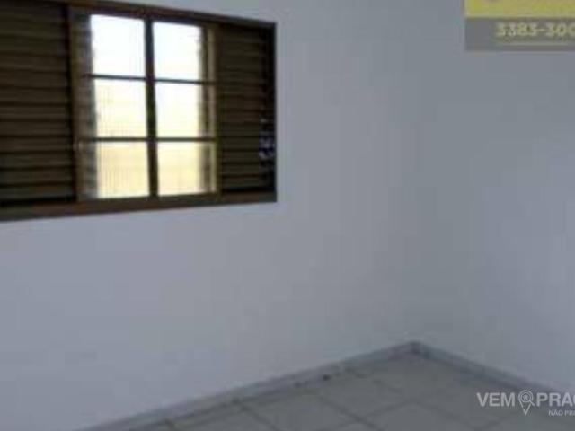 Casa Térrea com 2 Quartos para Alugar por R$ 1.000/mês