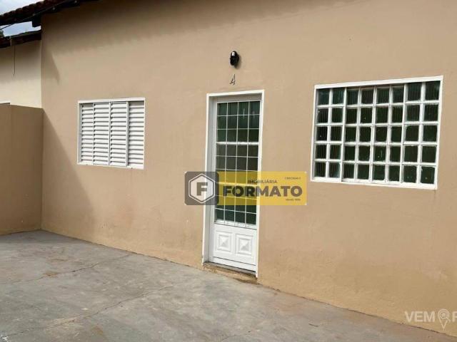 Casa Térrea com 2 Quartos para Alugar por R$ 1.000/mês