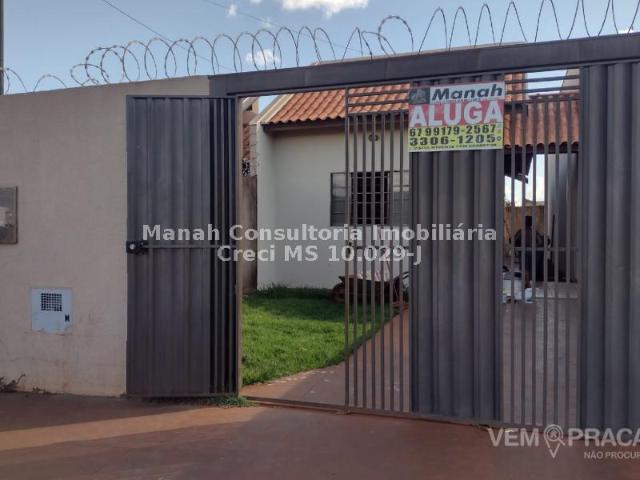 Casa Térrea com 2 Quartos para Alugar por R$ 900/mês