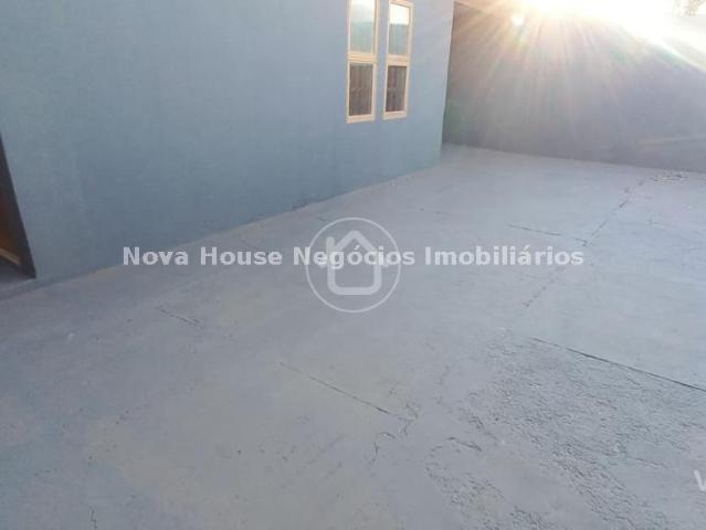 Casa Térrea com 2 Quartos para Alugar por R$ 1.200/mês