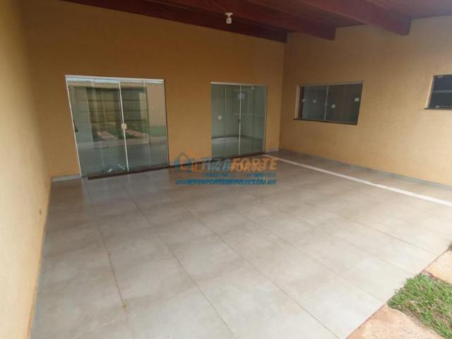 Casa Térrea com 2 Quartos para Alugar por R$ 1.000/mês