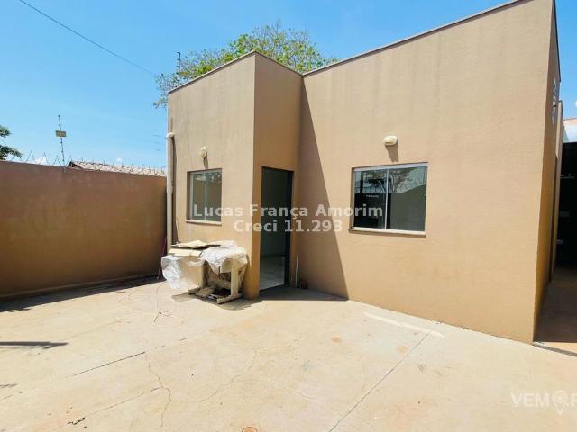 Casa Térrea com 2 Quartos para Alugar por R$ 1.250/mês