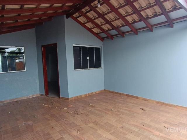 Casa Térrea com 2 Quartos para Alugar por R$ 1.350/mês