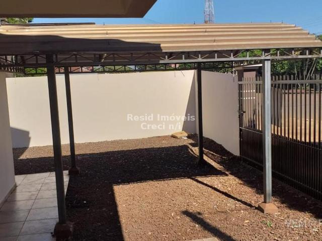 Casa Térrea com 2 Quartos para Alugar por R$ 1.400/mês