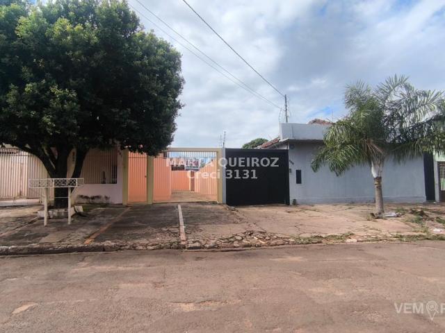 Casa Térrea com 2 Quartos para Alugar por R$ 1.400/mês