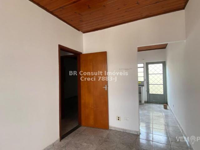 Casa Térrea com 2 Quartos para Alugar por R$ 1.600/mês