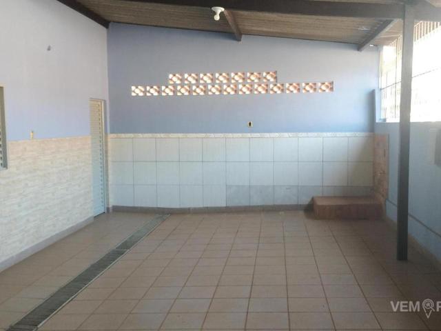Casa Térrea com 2 Quartos para Alugar por R$ 1.600/mês
