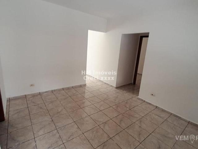 Casa Térrea com 2 Quartos para Alugar por R$ 1.650/mês