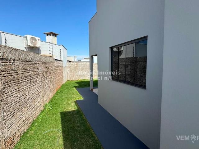 Casa Térrea com 2 Quartos para Alugar por R$ 1.650/mês