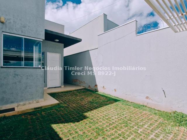 Casa Térrea com 2 Quartos para Alugar por R$ 1.800/mês