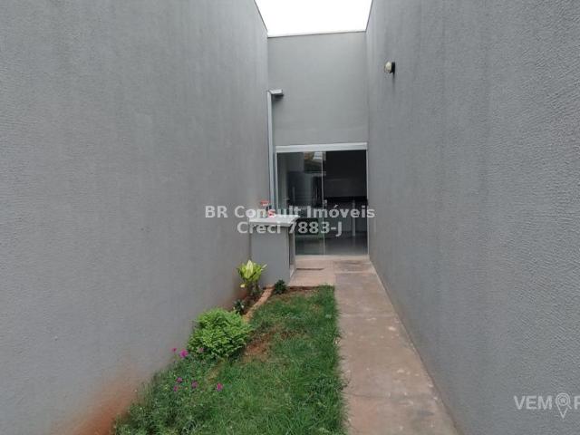 Casa Térrea com 2 Quartos para Alugar por R$ 1.800/mês