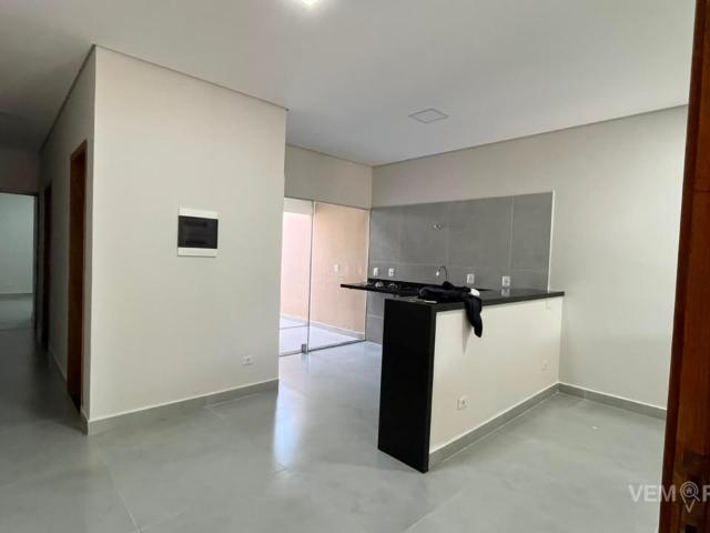 Casa Térrea com 2 Quartos para Alugar por R$ 1.800/mês