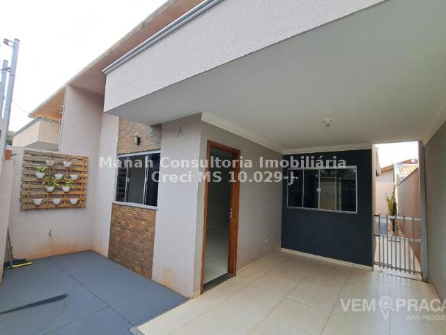 Casa Térrea com 2 Quartos para Alugar por R$ 1.900/mês